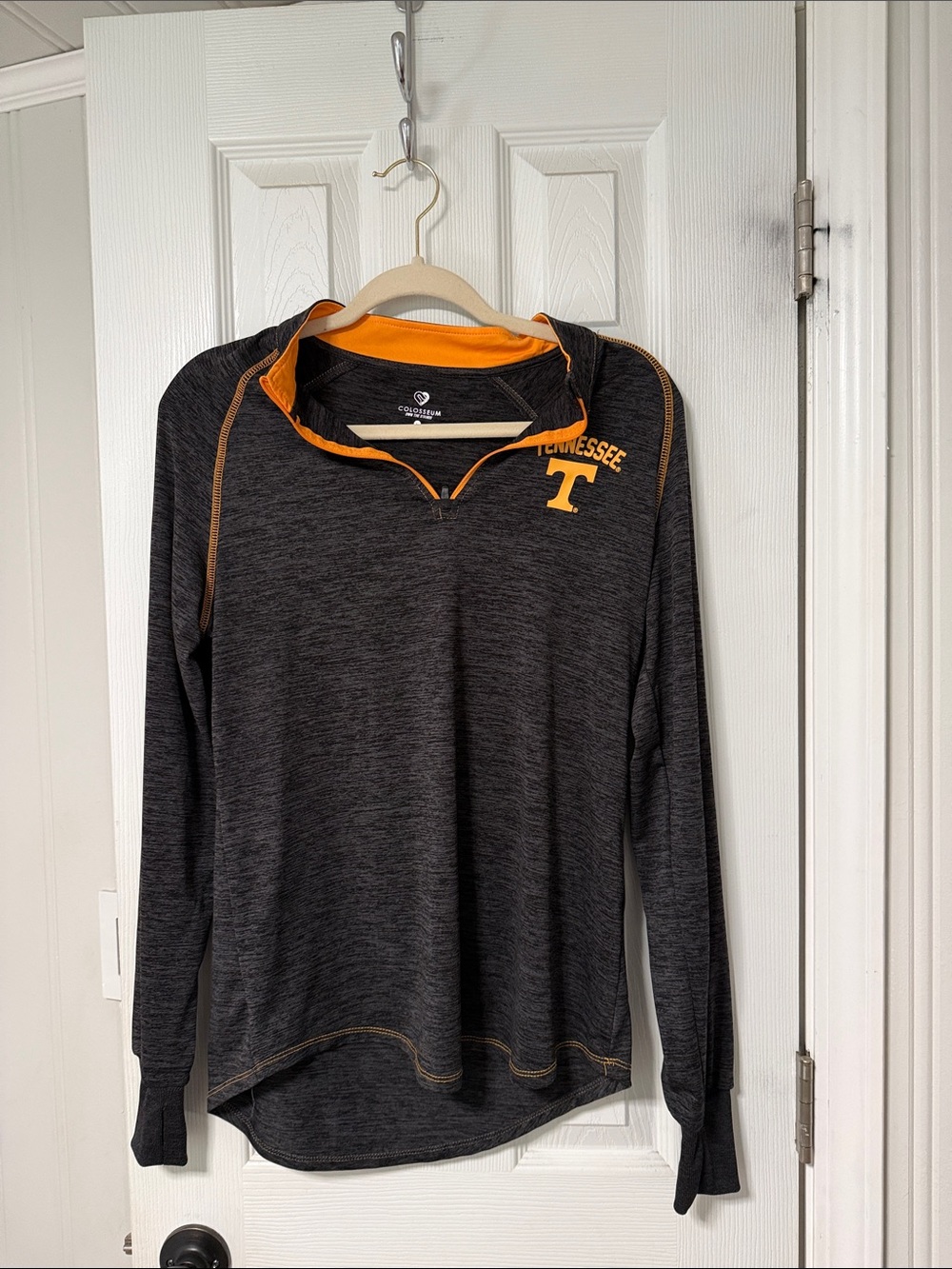 Colosseum Dark Charcoal Heather Tennessee Pullover with Orange Accents